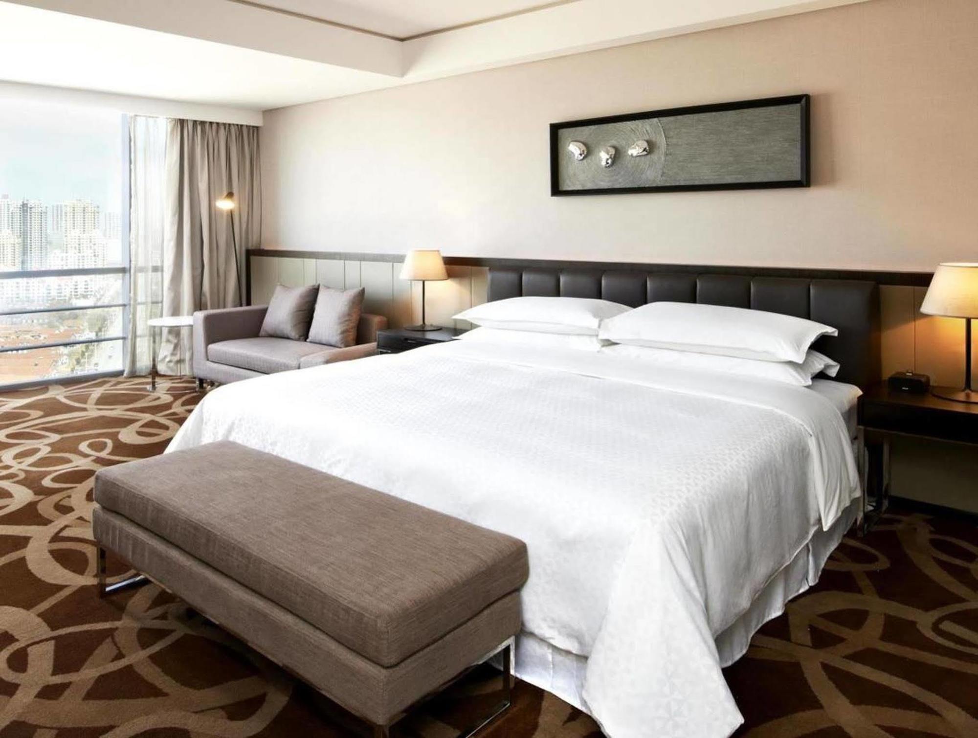 Four Points By Sheraton Qingdao, West Coast Exterior foto